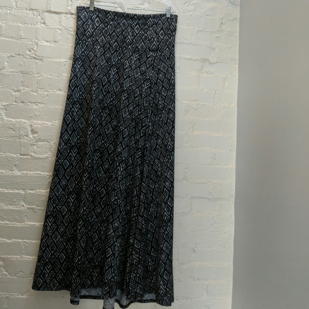 Lularoe maxi skirt-great for talls.